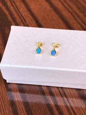 925纯银蓝色蛋白石泪珠耳钉女士5.9毫米精美金色 — 第 1/4 张图片