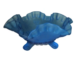 Westmoreland Vintage satinierte Glasschale mit Fuß Trauben Motiv gekräuselter Rand Blue Mist - Bild 1 von 5