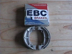 GANASCE FRENO NOS SUZUKI AE50 STYLE 90-96 AD50 AZ50 UR50 99-03 EBC S632 VB325 - Foto 1 di 1