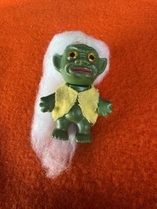 Vintage 1960er GRÜN LUCKY SHNOOKS TROLL PUPPE HONG KONG weißes Fellhaar #BB - Bild 1 von 8