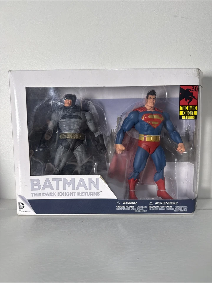 Pack de 2 figuras de Superman y Batman 30 aniversario Batman de Batman El Regreso del Caballero Oscuro Foto 1 de 2