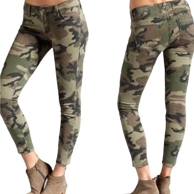 TEXTILE Elizabeth and James Jeans Feminino 25 Camuflagem Verde Skinny Debbie Streetwear - Imagem 1 de 4