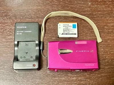 Fujifilm FinePix Z20fd Digital Camera - Image 1 of 4