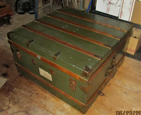 1960 WISCONSIN ROSE BOWL VINTAGE CHEST TRUNK HUGE AMAZING Cover