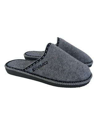 Felt slippers womens with closed toes with a rubber sole, warm slip-on slippers - Image 1 of 4