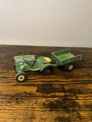 Vintage ERTL John Deere 110 Lawn Tractor Dump Trailer Parts - Repair - Restore - Image 1 of 4