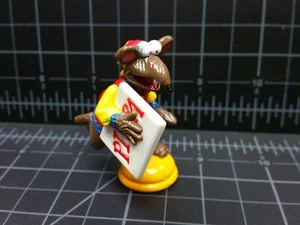 The Muppet Show Chess Set REPLACEMENT Pawn Piece Rizzo Running Pizza YELLOW Base - Picture 1 of 3