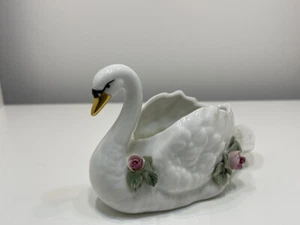 Sammler Porzellan Figur Schwan Gefäß ca. 11 cm. Zustand siehe Fotos    - Bild 1 von 3