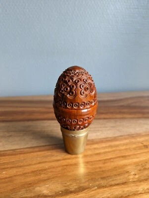 bel oeuf sculpté en noix de corozo - Photo 1/4