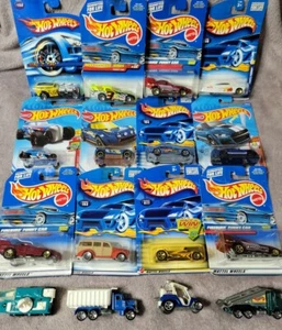 VINTAGE - Lot 16 Hot Wheels verschiedene Autos - 12 Karten 4 lose SIEHE Beschreibung - Bild 1 von 12