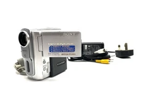 Sony DCR-PC109E Mini DV Tape Digital Video Camera HANDYCAM Complete Working Set - Picture 1 of 16