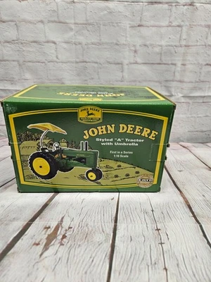 ERTL John Deere Styled A Tractor with Umbrella 1:16 Farm Diecast EXCLUSIVE NEW - Image 1 of 4