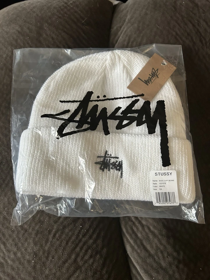 Nuevo gorro Stussy de color blanco. Viene con etiquetas y en bolsa original Foto 1 de 1