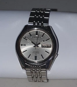 vintage Seiko 5 Automatic Men's watch 7019-7100 made in Japan - Picture 1 of 11