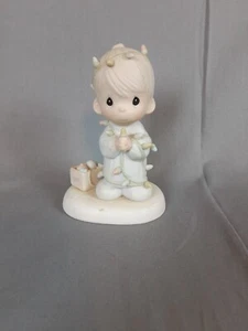 Precious Moments Figurine May Your Christmas Be Delightful 15482 Mint Condition - Picture 1 of 5