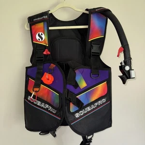 ScubaPro Tauchweste Large BCD mit Luftschlauch Retro Vintage Regenbogen Jacke - Bild 1 von 11