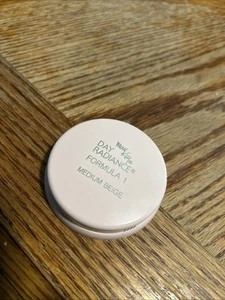 De colección Mary Kay Day Radiance Fórmula 1 Beige Medio - Imagen 1 de 3