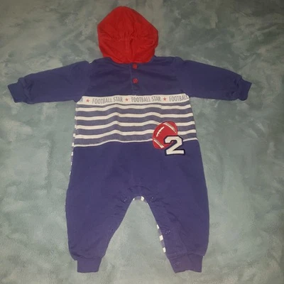 Mono con Capucha de Fútbol TKS Vintage Años 90 Una Pieza 6-9 Meses Cremallera Completa Mameluco Foto 1 de 4