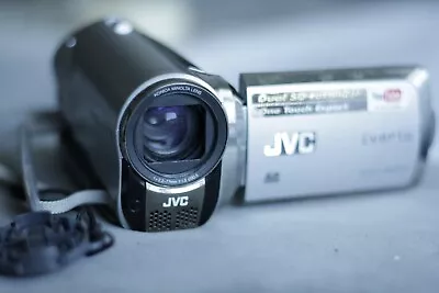 JVC Camescope Everio GZ-MS95SE à reparer ou pour pieces - Photo 1/4