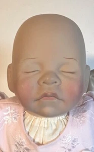 VTG Lee Middleton Doll Soft Body Newborn First Moments Closed Eyes 1983 Signed - Picture 1 of 23