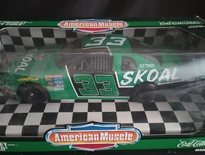 Ertl 1/18 Robert Pressley #33 Skoal Bandit Monte Carlo-NIB - Picture 1 of 5