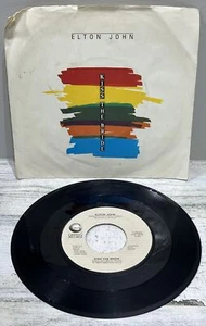 Elton John Kiss The Bride / Choc Ice Goes Mental Vinyl 45 1983 Geffen 7-29568 - Imagen 1 de 7