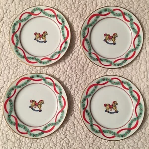 4 RARE BEAUTIFUL FITZ & FLOYD JAPAN 465 CHRISTMAS WONDERLAND 6.5” BREAD PLATES - Picture 1 of 3