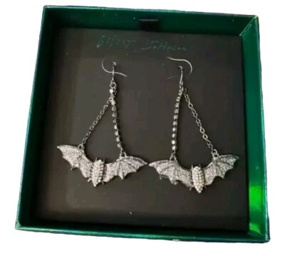 Pendientes Betsey Johnson Halloween Release Murciélago Plata Brillo Cristal AB Peltre Foto 1 de 4