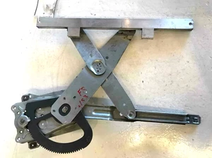 2002 SATURN S SERIES SL2 Front Power Window Regulator w/ Motor Passenger Right - Picture 1 of 15