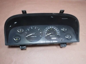 Jeep Grand Cherokee WJ 1999 Speedometer Instrument Cluster PARTS ONLY Free Ship - Picture 1 of 4