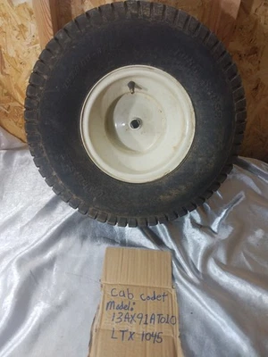  Rueda trasera y neumático LTX1045 LT1045 LT 1045 Cub Cadet 20X8,00-8 634-04369-0499 Foto 1 de 4