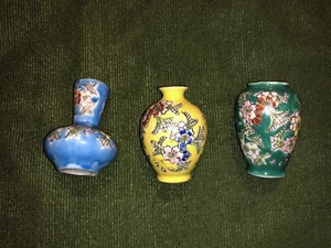 3 Colorful Mini Japanese Vases - Picture 1 of 2