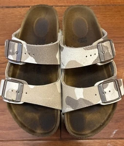 Sandalias Birkenstock Niños Arizona Camufladas Talla 12C EUR 30 - Imagen 1 de 4