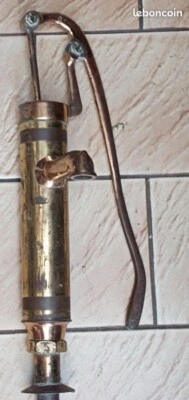 ancienne pompe - Photo 1/4