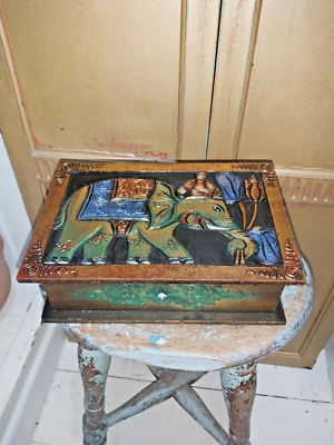 HANDMADE JEWELLERY/TRINKET BOX IN WITH A ELEPHANT DESIGN FROM INDONESIA - M/L - Image 1 of 4