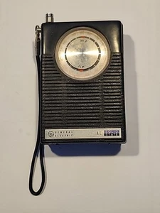 General Electric AFC Solid State AM/FM Transistor Radio - Picture 1 of 8
