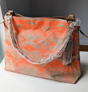 STELLA & DOT "THE SWITCH" Aztec Coral Canvas Tote Bag Purse NWOT $138 Sold Out - Picture 1 of 16