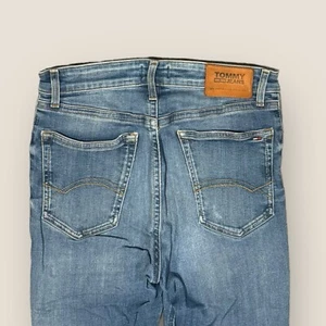 Jeansblaue Tommy Hilfiger Skinny Simon Herrenjeans - Größe 30R (W30 L32) B568 - Bild 1 von 10