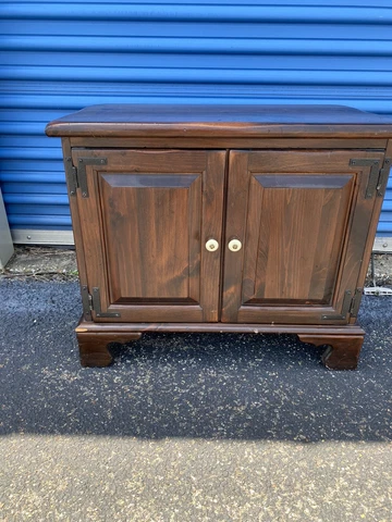 Ethan Allen Dark Antiqued Pine Old Tavern Mid Century RECORD CABINET Cover