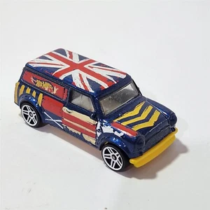 Hot Wheels 67 Austin Mini Van 2014 #HW-155 - Picture 1 of 7