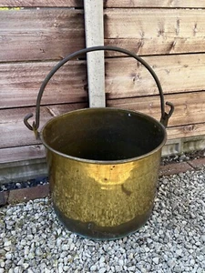 Enorme bañera jardinera de latón de colección/gran cubo de troncos junto a la chimenea mango de hierro ¡7,8 kilos! - Imagen 1 de 9