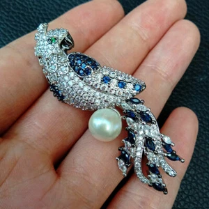 White freshwater pearl gold plated Cubic Zirconia micro pave parrot brooch - Picture 1 of 12