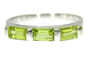Baguette Peridot & Diamond 9ct White Gold ring size M ~ 6 1/4 - Picture 1 of 10
