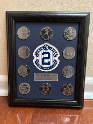 CONJUNTO COMPLETO DE 10 MEDALHÕES E MOLDURA COLEÇÃO DE MOEDAS TEMPORADA FINAL DEREK JETER - Imagem 1 de 4