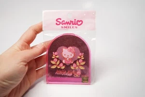 Hello Kitty Sanrio Smiles Kawaii Compact Mirror 2006 Rose Pink Purse Travel - Picture 1 of 3