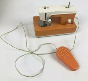 Macchina da cucire vintage in cristallo, mano per bambini, a batteria, made in Japan - Foto 1 di 7