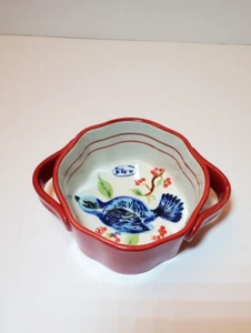 Anthropologie Kitchen Ramekin de Nathalie Lete diseño "Blue Bird" exterior rojo - Imagen 1 de 10