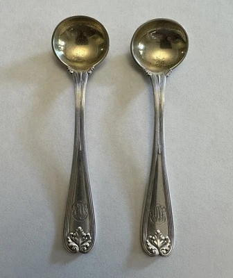 Cucharas de sal antiguas de plata esterlina con patrón colonial de TIFFANY & Co de colección Foto 1 de 4