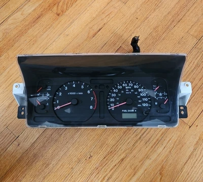 Cuadro de instrumentos Isuzu Trooper 1998-2001 OEM # 8971623942 Foto 1 de 4