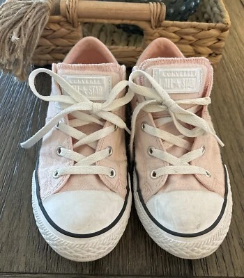 Big Kids Converse All Star Low Pink Sneakers Shoes Size 4 Juniors - Image 1 of 4